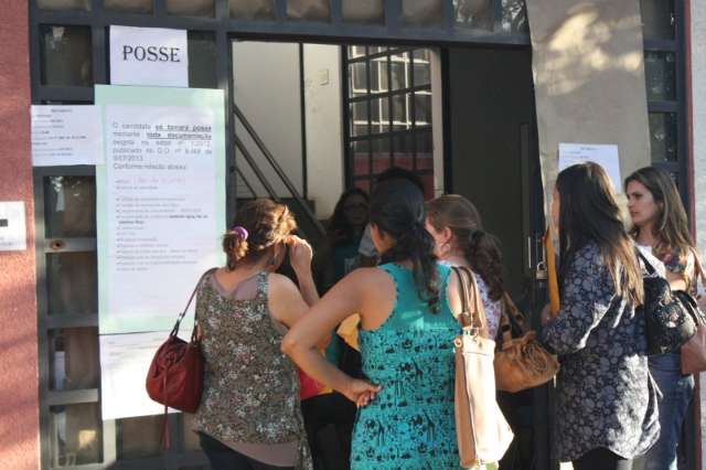 Professores ficam mais de 6 horas para tomar posse em concurso p&uacute;blico