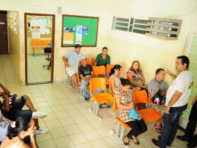 Bernal pede que popula&ccedil;&atilde;o denuncie locais prop&iacute;cios a dengue