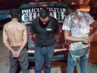 Trio em ve&iacute;culo furtado &eacute; perseguido e preso pelo Choque 