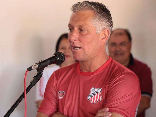 Agora no Comercial, t&eacute;cnico &quot;ajudou&quot; na arrancada do Palmeiras em 2016
