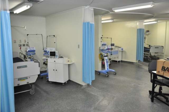 Sem vagas, pacientes agonizam e at&eacute; morrem na fila &agrave; espera de UTI