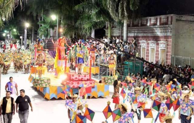 Escolas e blocos do Estado recebem R$ 545 mil para Carnaval 