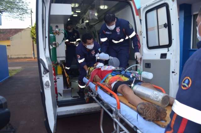 Jovem &eacute; executado com dois tiros enquanto tomava terer&eacute; com amigas