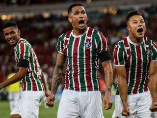 Cl&aacute;ssico de homenagens terminou com vit&oacute;ria do Fluminense por 1 a 0 