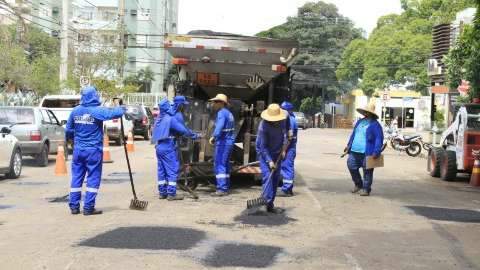 Em cinco meses, prefeitura tapou 130 mil buracos em Campo Grande