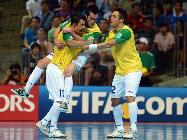 Brasil &eacute; campe&atilde;o do mundo pela 7&ordf; vez no futsal