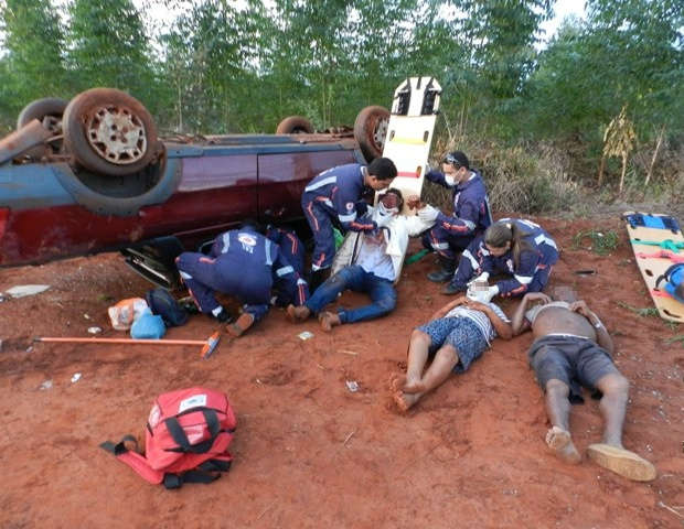  Capotagem deixa cinco pessoas feridas na MS-112, em Tr&ecirc;s Lagoas 