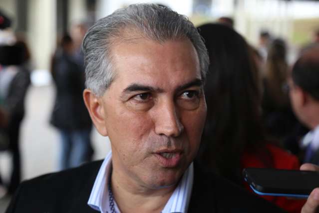 Governador entrega obras e anuncia projetos em Bandeirantes e Rochedo