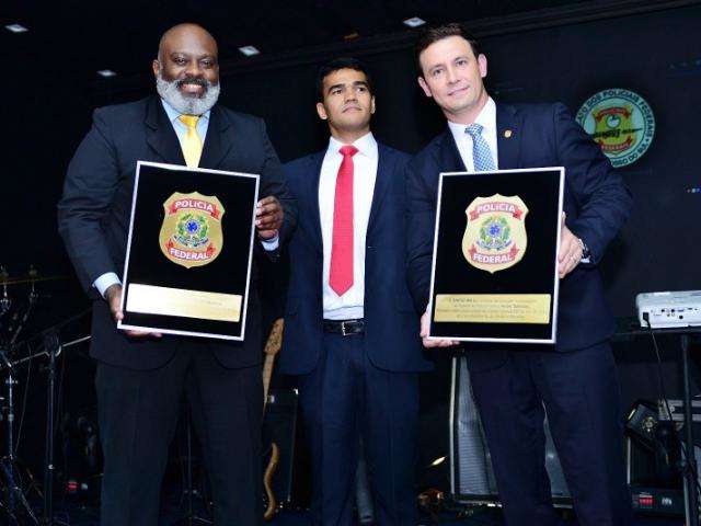 Candidatos a vereador mais votados, policiais federais recebem homenagens