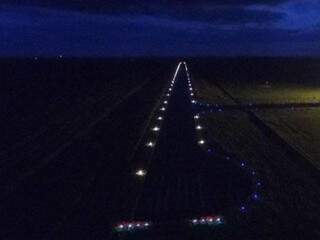 Lâmpadas foram substituídas e aeroporto volta a operar à noite. (Foto: Prefeitura de Chapadão do Sul)