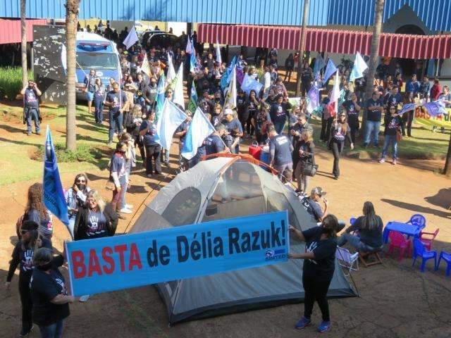 Enfraquecida por decis&atilde;o do TJ, greve de professores acaba sem reajuste
