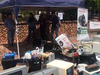 Tem lixo eletrônico em casa? Grupo faz coleta hoje na Praça das Araras