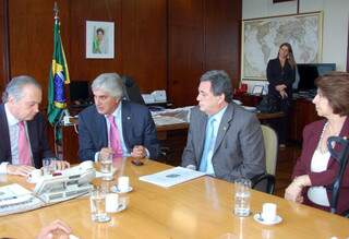 Senadores se reúnem com ministro em Brasília nesta quarta. (Foto: Divulgação)