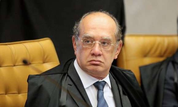 Com votos de 11 ministros, STF decide restringir foro privilegiado