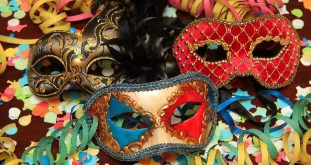 &Oacute;rg&atilde;o p&uacute;blico fecha, mas mercados e shoppings abrem durante a folia