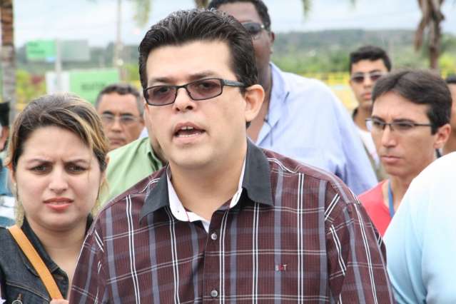 Kits atrasaram por &quot;vaidade&quot; e uniformes s&oacute; chegam no meio do ano