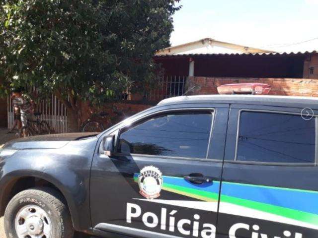 Menina de 7 anos &eacute; encontrada morta ao lado da m&atilde;e desacordada