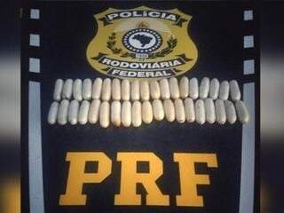Capsulas de cocaína (Foto: PRF/Divulgação)