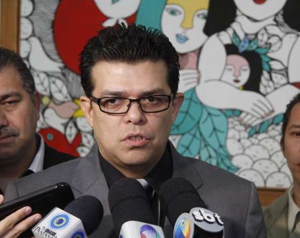 Olarte volta a negar envolvimento com ex-assessor e n&atilde;o tem data para depor