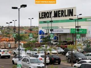 Loja na saída para Cuiabá fica aberta no feriado com ofertas especiais em grandes marcas. (Foto: Paulo Francis)