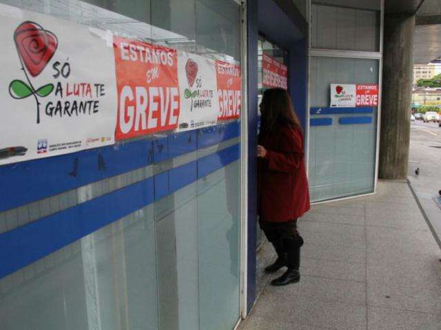 Negocia&ccedil;&atilde;o entre banc&aacute;rios e patr&otilde;es emperra e greve vai continuar