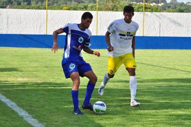 Cene conta com retorno de zagueiro e lateral para encarar o Aquidauanense