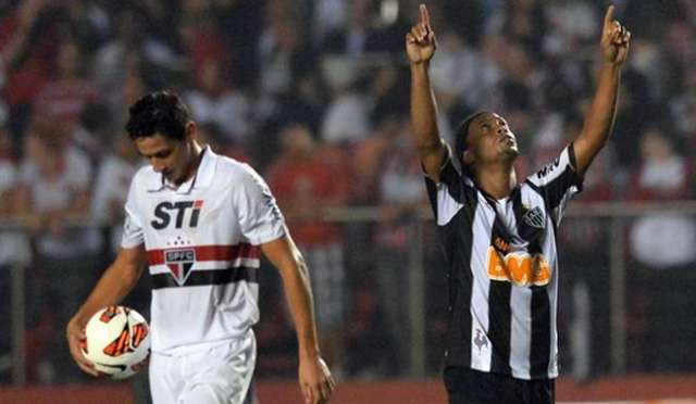 De virada, Atl&eacute;tico faz 2 a 1 no S&atilde;o Paulo e leva vantagem para MG