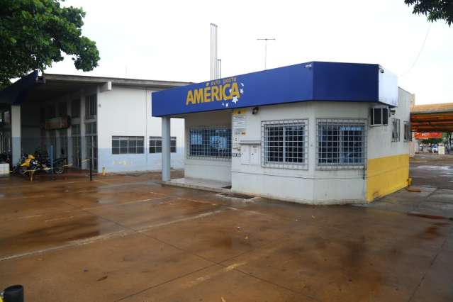Ladr&atilde;o leva tiro no p&eacute; e &eacute; preso ap&oacute;s assaltos com arma de brinquedo