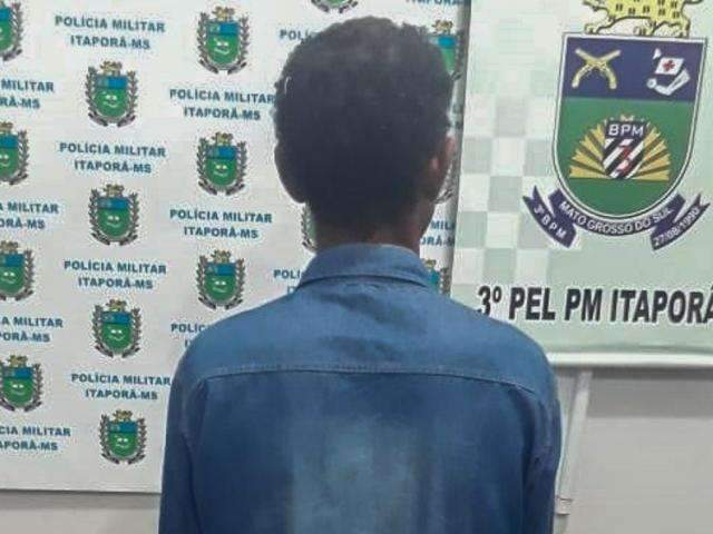Suspeito &eacute; preso ap&oacute;s esfaquear dois homens durante briga de bar 