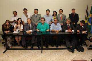 Mais 10 deputados do PMDB, PTdoB, PSB e PEN garantem apoio a Reinaldo Azambuja (Foto: Marcos Ermínio)