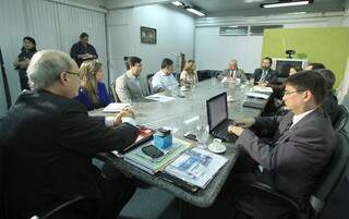 Reunião aconteceu na tarde de ontem entre representantes do governo e da operadora. (Foto: Edemir Rodrigues)
