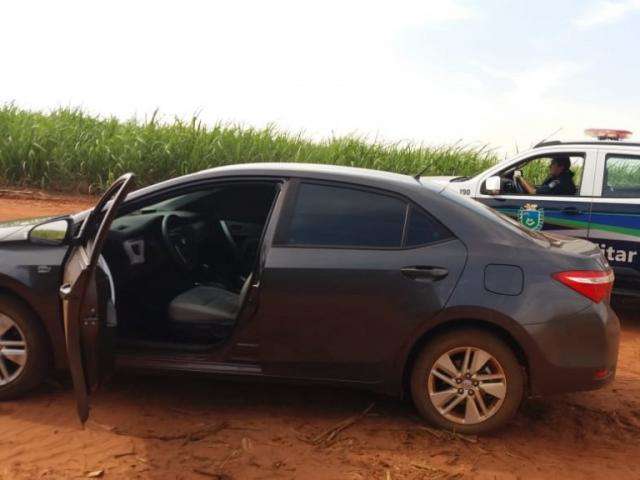 Traficante abandona &quot;carr&atilde;o&quot; com 920 quilos de maconha e some em canavial 