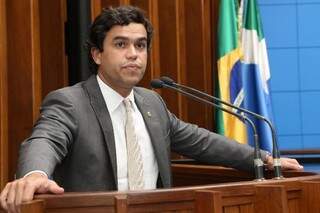 Deputado Beto Pereira (PSDB) durante sessão na Assembleia (Foto: Victor Chileno/ALMS)