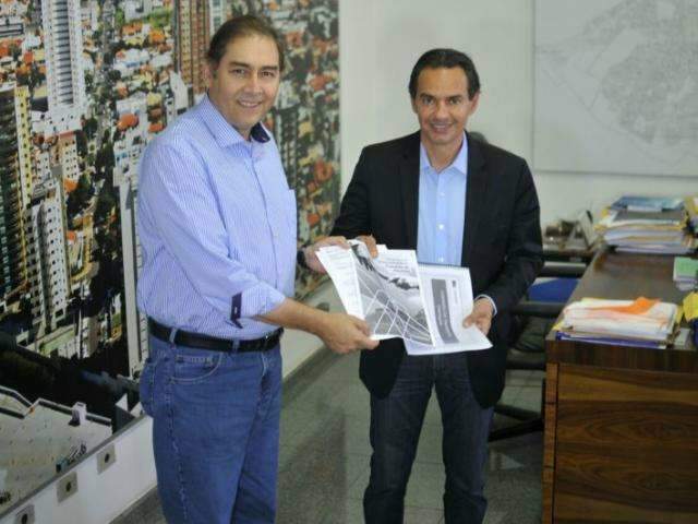 Em primeiro encontro, Marquinhos e Bernal discutem sa&uacute;de e educa&ccedil;&atilde;o