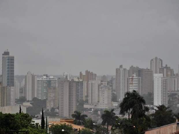 Previs&atilde;o para fim de semana &eacute; de chuva forte em MS