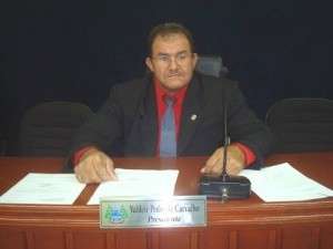 Ex-presidente da C&acirc;mara &eacute; denunciado por improbidade e fraudes em contratos