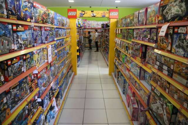 Lojistas baixam pre&ccedil;os e esperam vendas aquecidas em outubro 