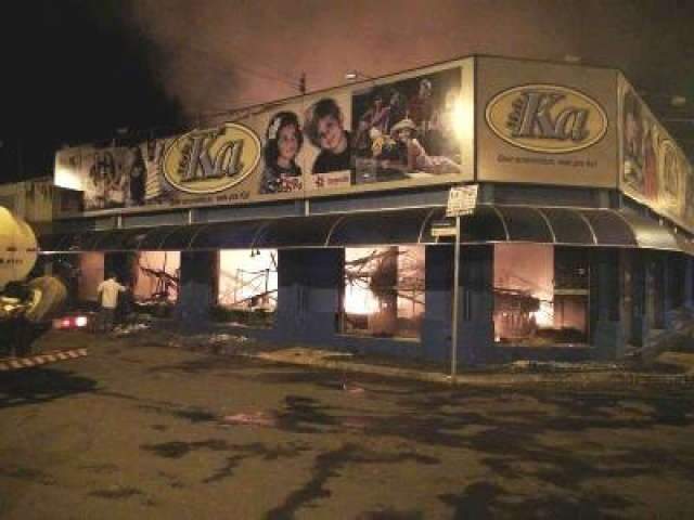  TInc&ecirc;ndio destr&oacute;i loja de confec&ccedil;&otilde;es em Paranaiba; ningu&eacute;m ficou ferido