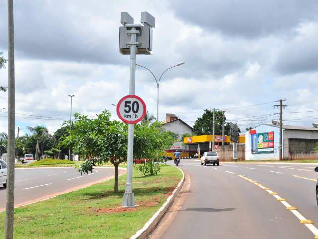  Acidentes e &ldquo;rachas&rdquo; fazem Agetran instalar radar na Av. Interlagos
