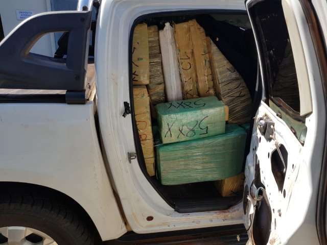 PF apreende carro com 1 tonelada de maconha e muni&ccedil;&otilde;es de uso restrito