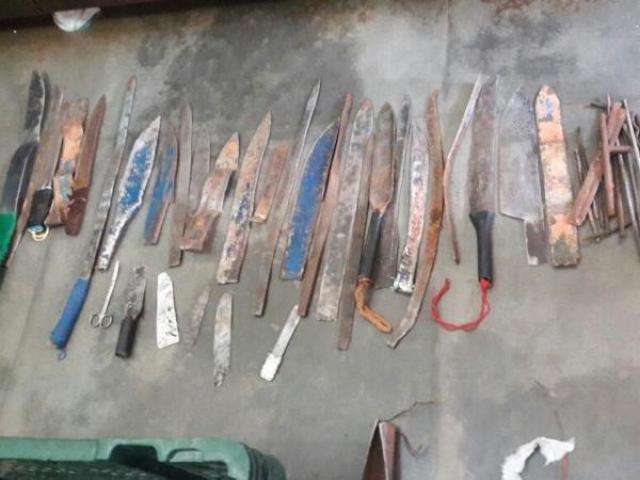 Pente-fino apreende 44 armas artesanais ap&oacute;s drone fazer &#039;entrega&#039; na PED
