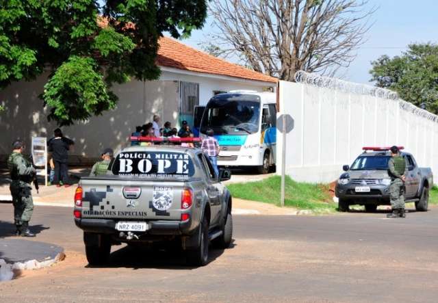 Ap&oacute;s manifesta&ccedil;&atilde;o de comerciantes, 35 presos s&atilde;o transferidos de cadeia p&uacute;blica