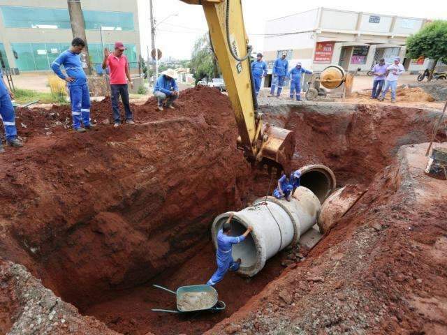 Antes de retomar recapeamento, prefeitura realiza obras de drenagem na Tamandar&eacute;
