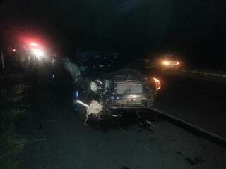 Hyundai I30 ficou destruído após acidente com morte na rodovia MS-060 (Foto: Campo Grande News)