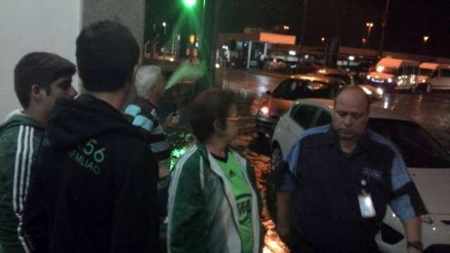 Palmeiras desembarca &ldquo;escondido&rdquo; e frustra torcedores no aeroporto