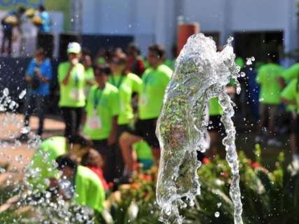 Justiça suspende decreto que acaba com taxa mínima de água na Capital