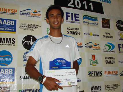  Tenista de Ponta Porã conquista título do Circuito Estadual