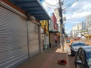 Nem dinheiro e folga de Carnaval levam consumidores &agrave;s compras 