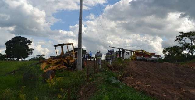 Patrola derruba poste sobre cerca e adolescente morre eletrocutado