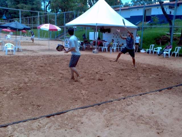 Etapa do Beach Tennis no R&aacute;dio Clube teve representantes de quatro estados